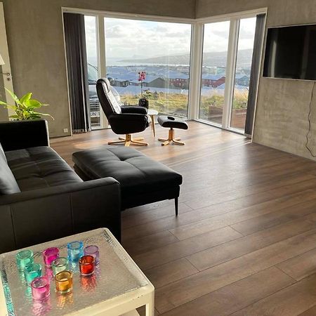 Modern Apartment With City & Oceanside View Tórshavn Exteriör bild