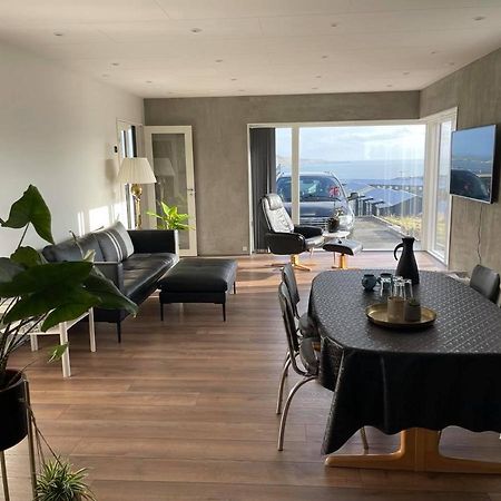 Modern Apartment With City & Oceanside View Tórshavn Exteriör bild