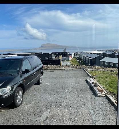 Modern Apartment With City & Oceanside View Tórshavn Exteriör bild