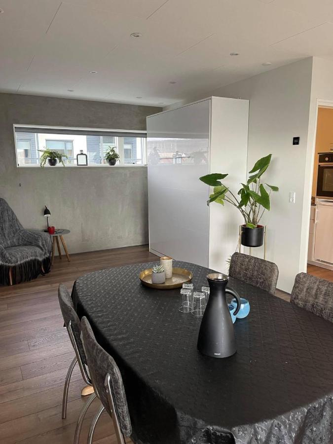 Modern Apartment With City & Oceanside View Tórshavn Exteriör bild